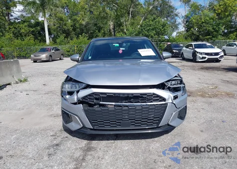 2022 Audi A3 Premium 40 Tfsi Front-Wheel Drive S Tronic z USA, uszkodzony, nr VIN WAUAUDGY7NA095988